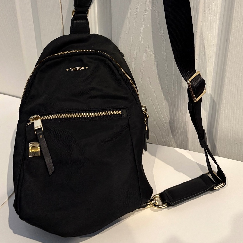 Tumi Voyageur Anna Sling Bag